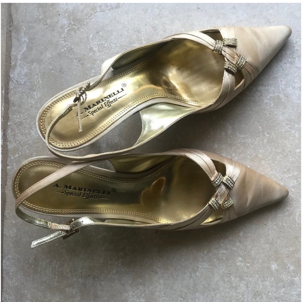 A. MARINELLI Special Effects Cream Gold Satin Kitten Heel Pump 8.5 EUC